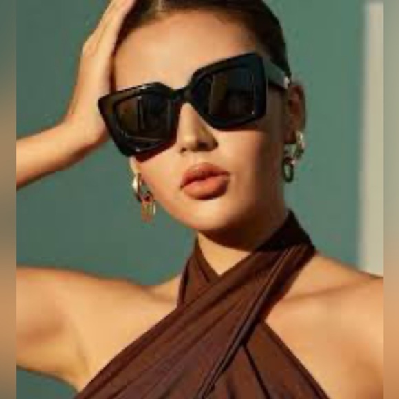 🎁 GIVVY 🎁 NWB BURBERRY London Oversized Sunglasses Black - Picture 1 of 8